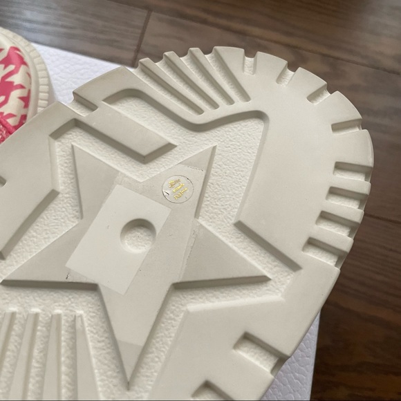 New in box Dior logo sandals - Picture 8 of 15